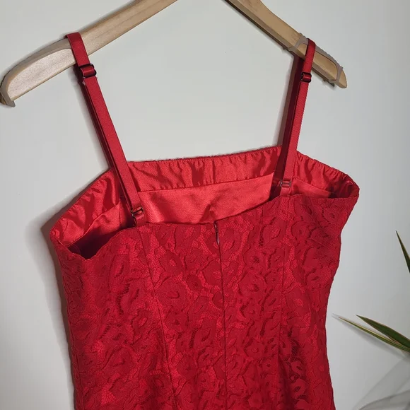 MILLY Kiss Red Lace Spaghetti Strap Slim Grace Dress With Flounce Hem - Picture 11 of 16